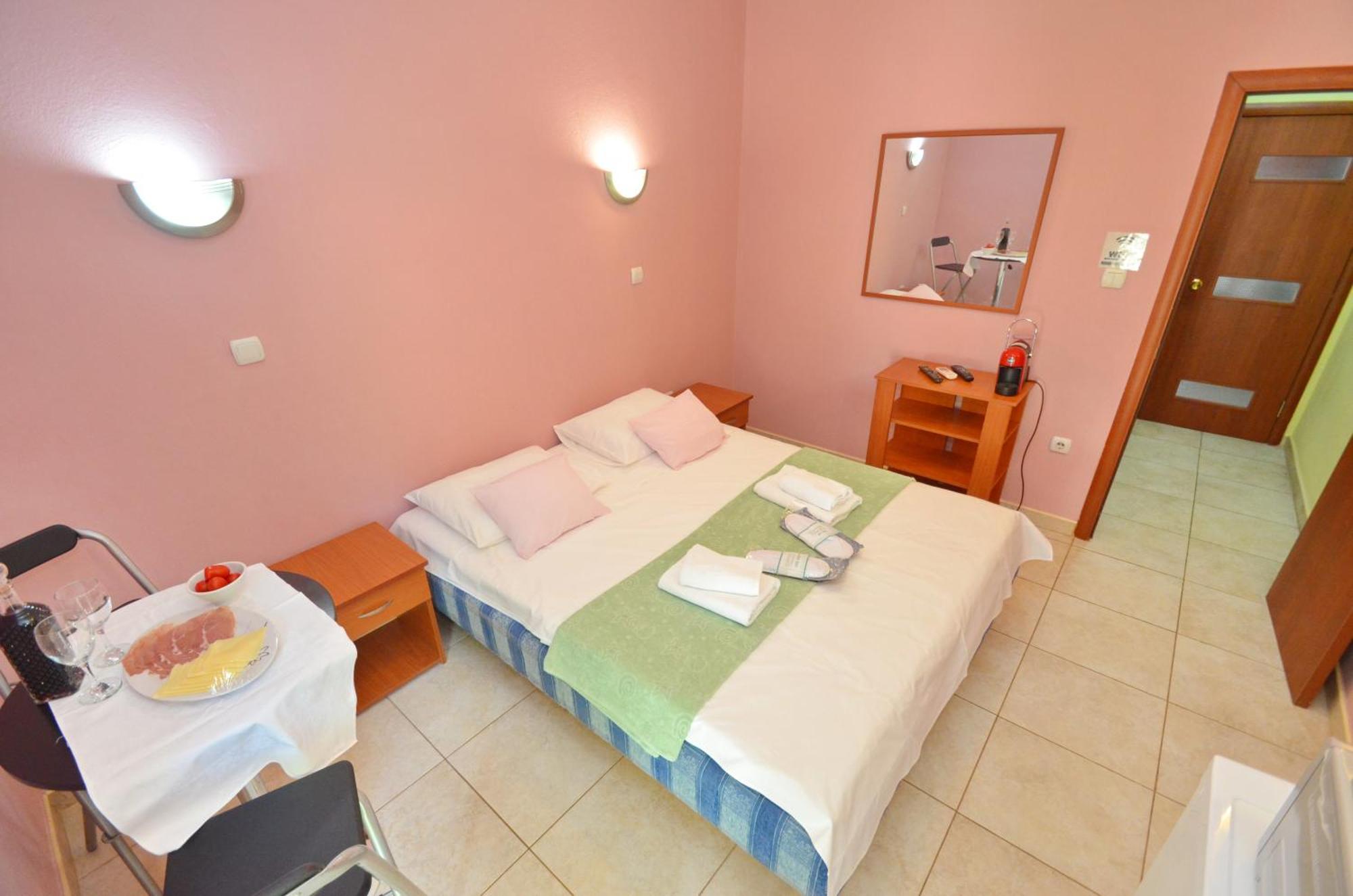 Apartments Dinko Zifra Tivat Bagian luar foto