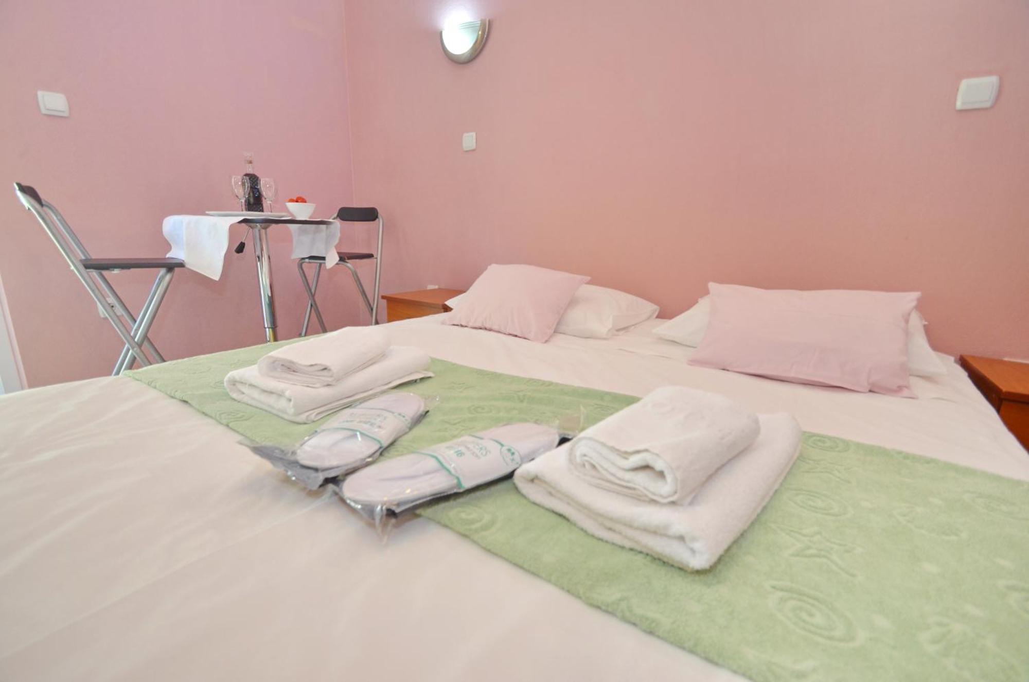 Apartments Dinko Zifra Tivat Bagian luar foto