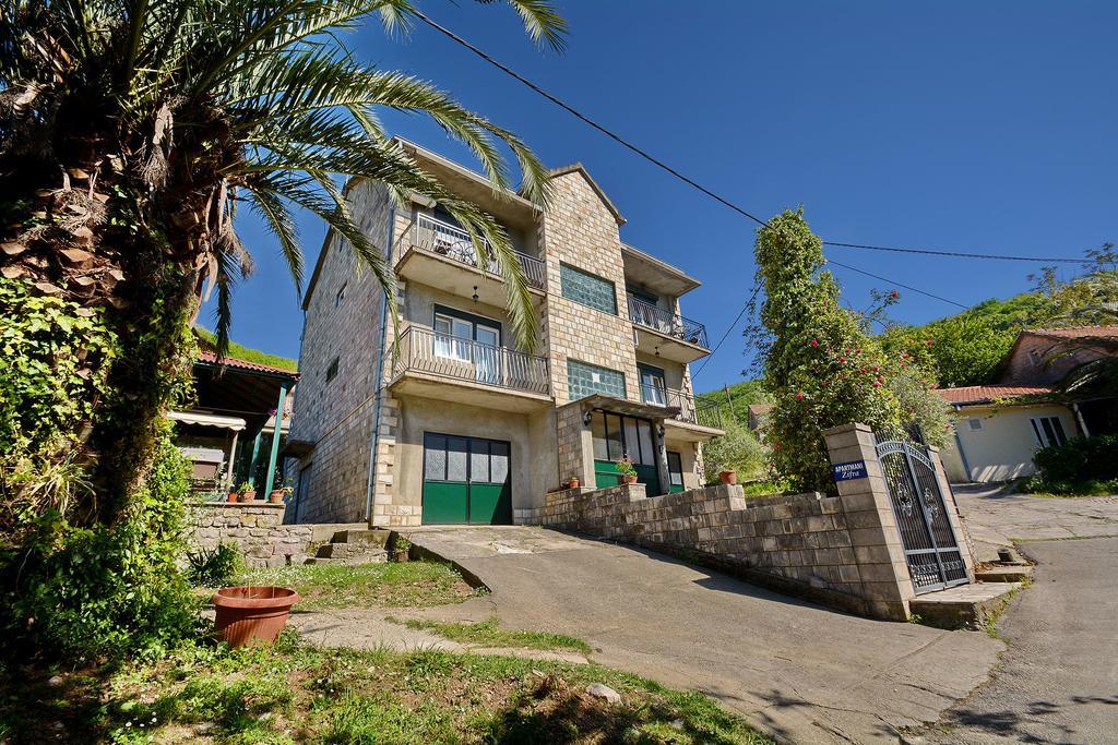 Apartments Dinko Zifra Tivat Bagian luar foto